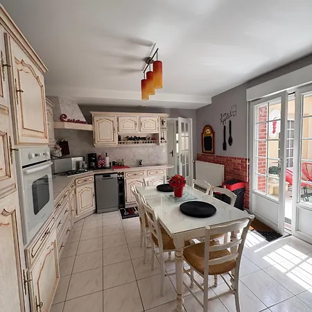 Jardins De Ma-mans Magnifique Maison Cosy Pour 8 Personnes Centre Du Mans Et 24 Parking Prive